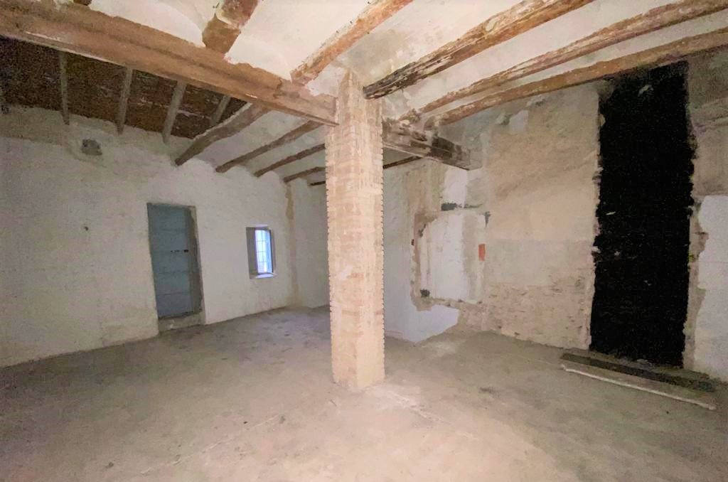 Casa adosada a la venta en cmayor Guadasequies por 118000 de 286m y una habitacion