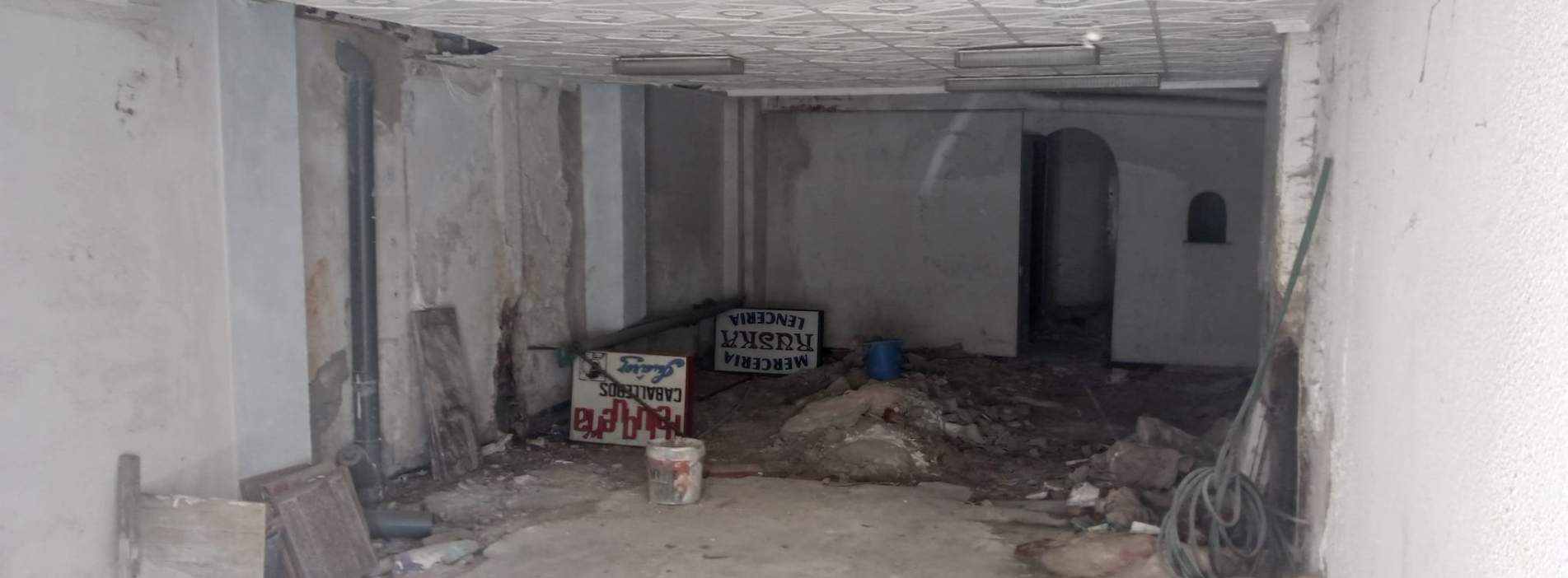 Local Comercial en venta  en Calle Andres Furio Brotons Elche Alicante