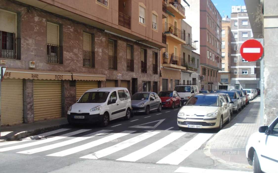 Local Comercial en venta  en Calle Andres Furio Brotons Elche Alicante