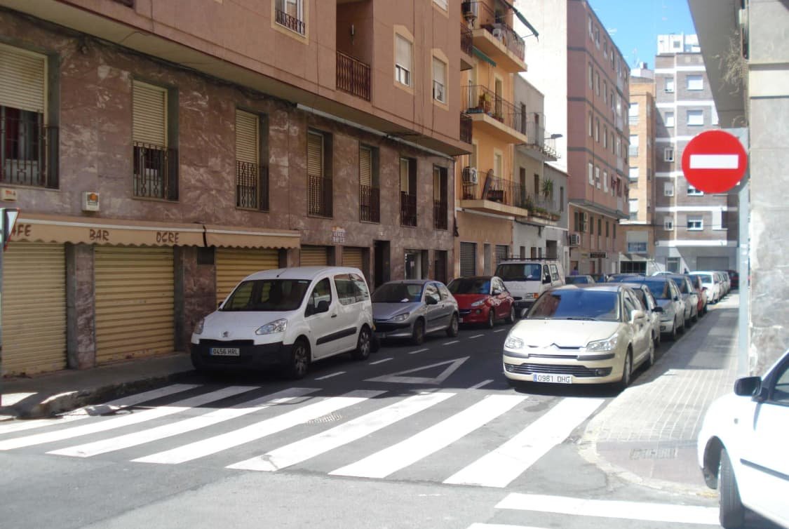 Local Comercial en venta  en Calle Andres Furio Brotons Elche Alicante