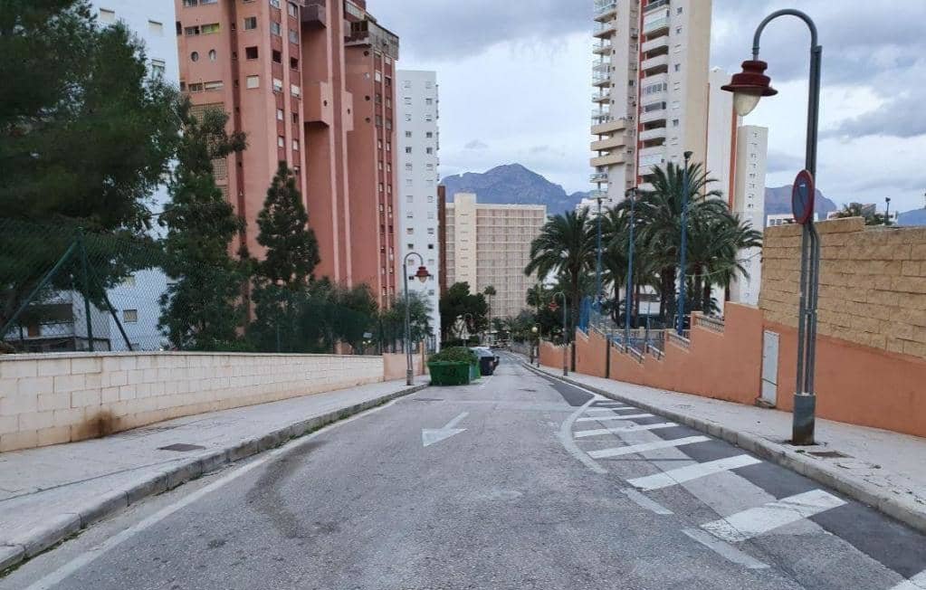 Garaje en venta  en Calle Viena Benidorm Alicante