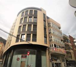 Local comercial disponible en calle l u i el dos Tavernes de la Valldigna por 131.950 de 289m