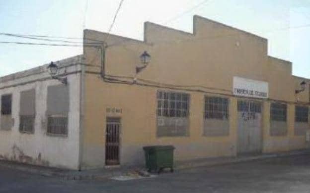 Nave Adosada en venta  en Calle Tractat Dalmizrra Campo De Mirra Alicante
