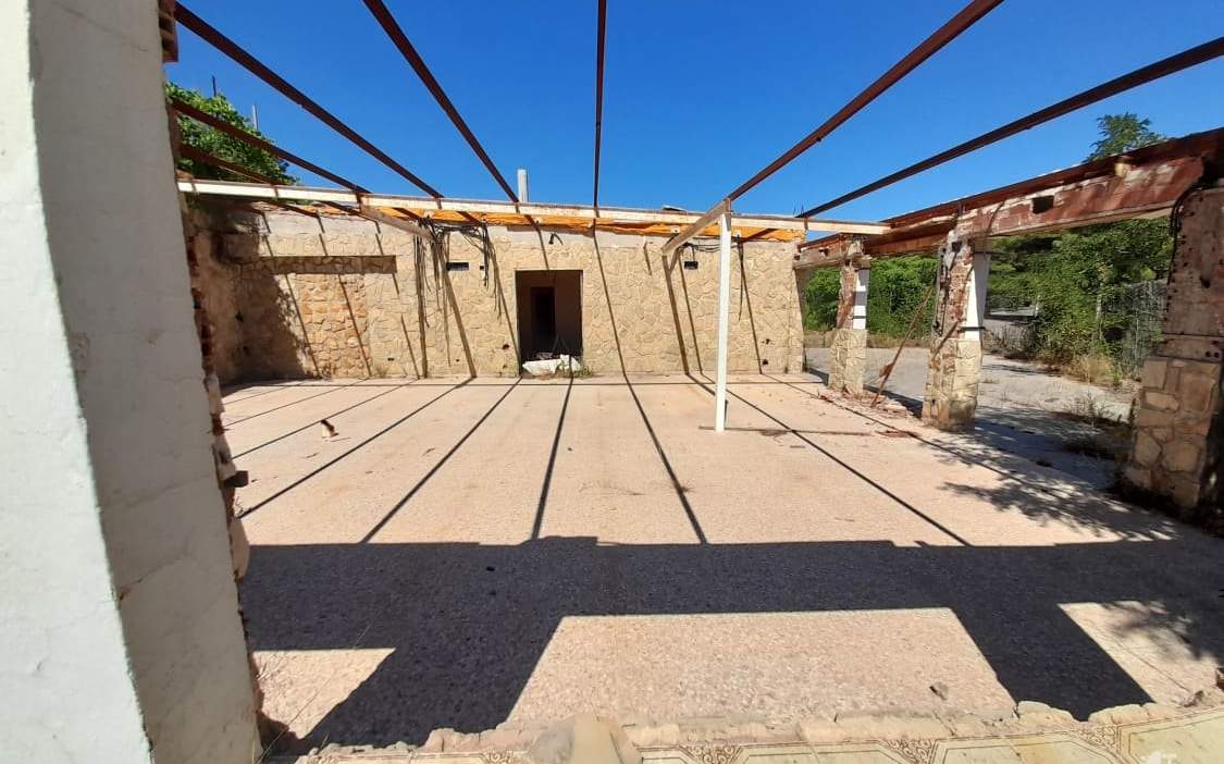 Hotel/apartamentos Turísticos en venta  en Calle Siete, Serra, Valencia