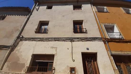 Unifamiliar Casa De Pueblo en venta  en Calle Comandante Gozalvez Teresa De Cofrentes Valencia