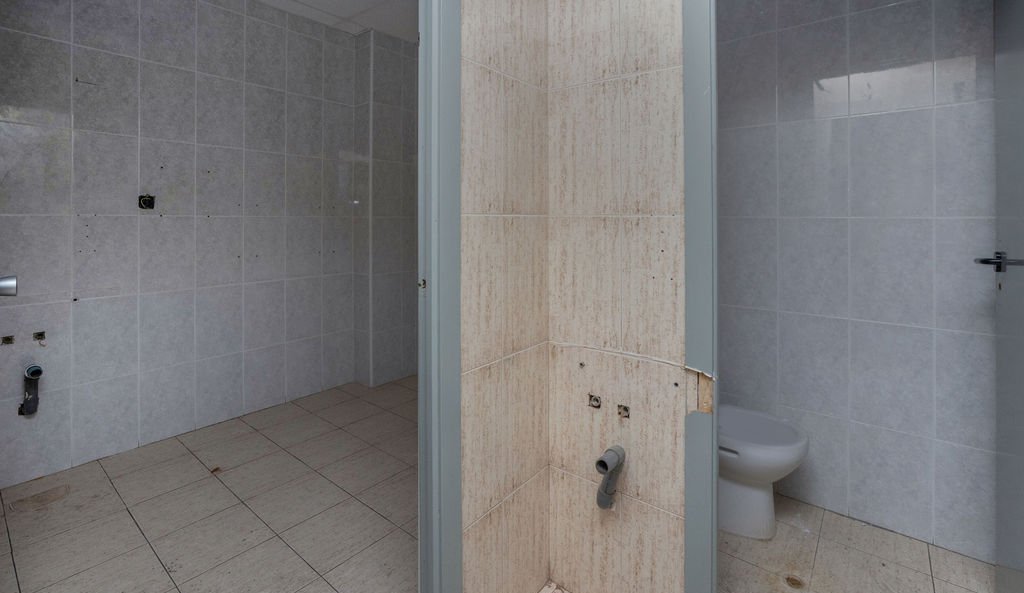 Local Comercial en venta  en Calle Sant Joan Bosco El Campello Alicante