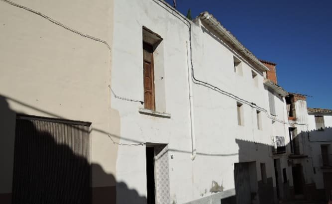 Chalet Adosado en venta en Calle Lucena Costur Castelln