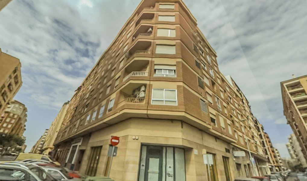 Piso con garaje y trastero en C Cronista Revest