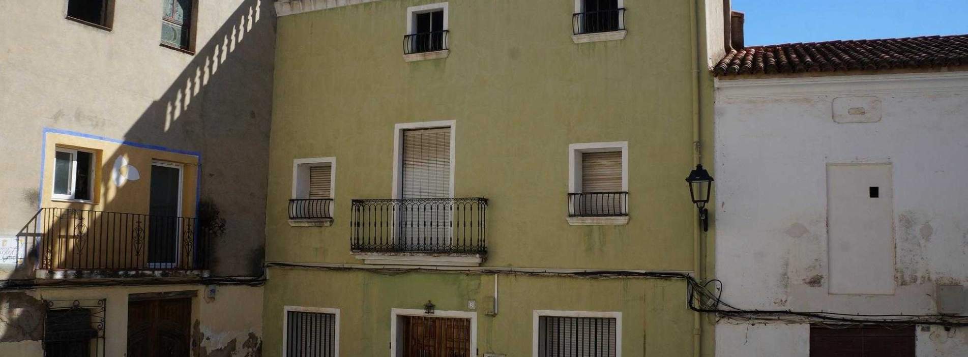 Vivienda adosada en C Daoiz y Velarde