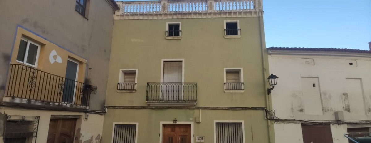 Vivienda adosada en C Daoiz y Velarde