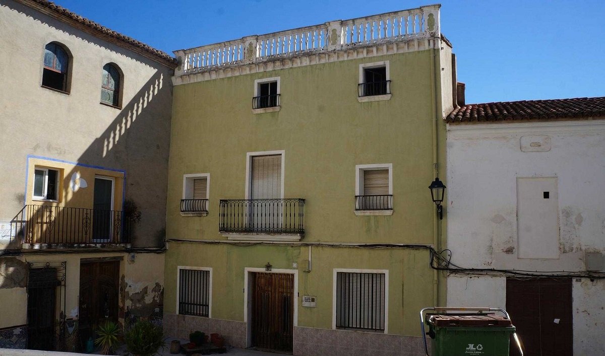 Vivienda adosada en C Daoiz y Velarde