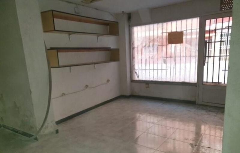 Local comercial disponible en calle pintor jose ribera Gandia por 36000 con 37m en condiciones de restauracin
