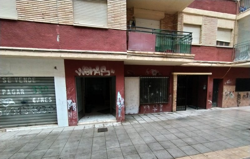 Local comercial disponible en calle pintor jose ribera Gandia por 36000 con 37m en condiciones de restauracin