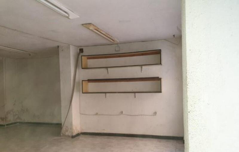 Local comercial disponible en calle pintor jose ribera Gandia por 36000 con 37m en condiciones de restauracin