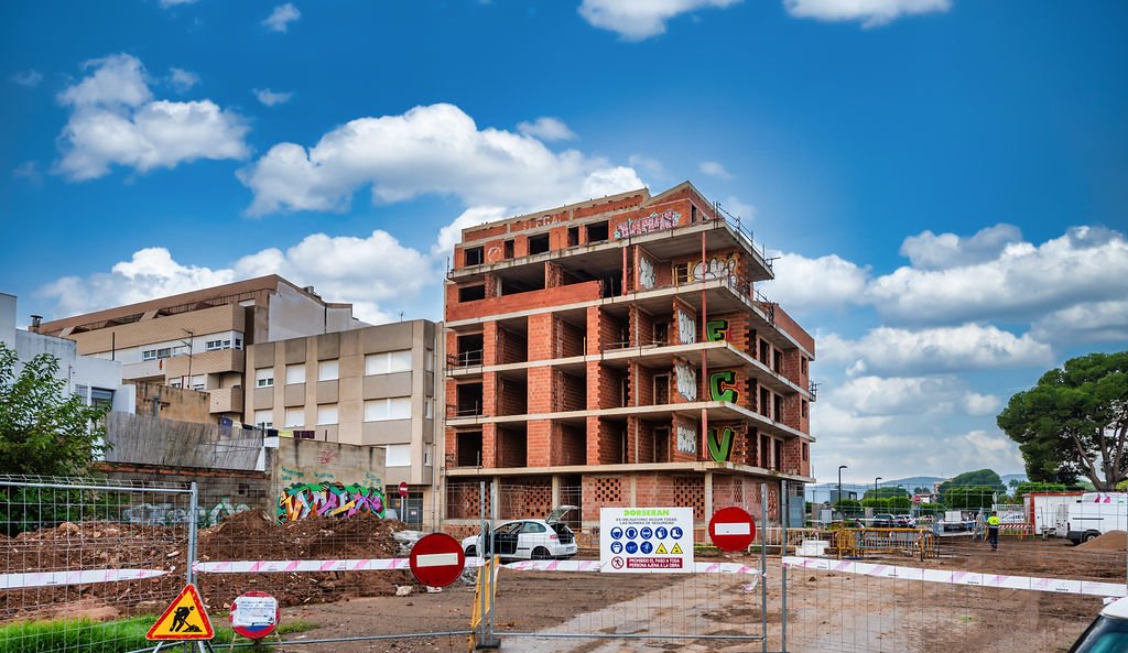 Edificio en construcción en C de Madrid