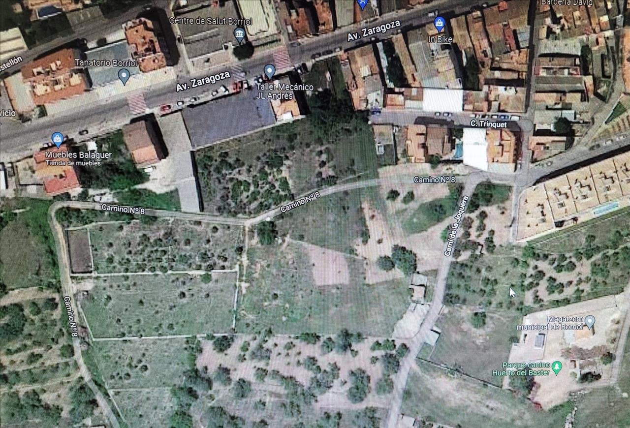 Se oferta suelo urbano idustrial en cnmero 8 en Borriol por 8000 con 6839m