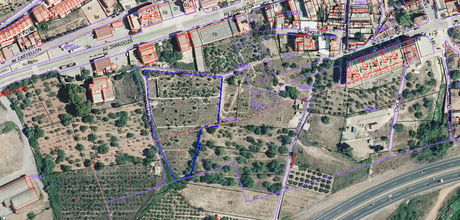 Se oferta suelo urbano idustrial en cnmero 8 en Borriol por 8000 con 6839m