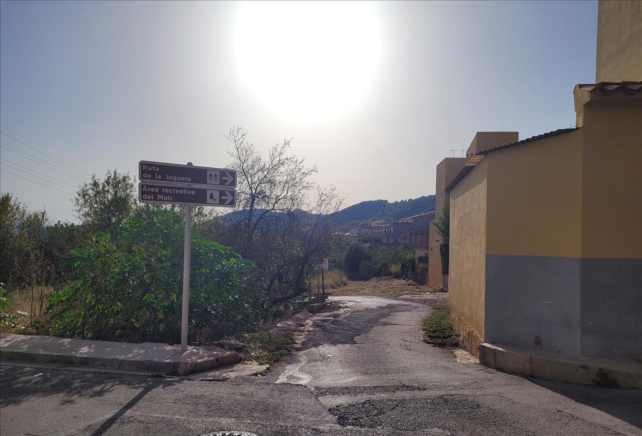Se oferta suelo urbano idustrial en cnmero 8 en Borriol por 8000 con 6839m