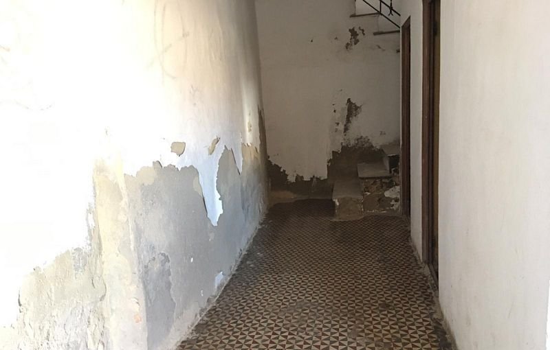 Casa en venta por 60000 con 54m y una habitacion en calle d amunt en Ontinyent