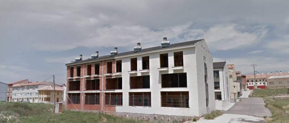 Viviendas adosadas en construcción detenida en C Sants Abdo i Senent