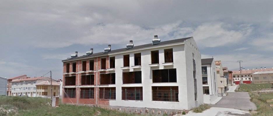 Viviendas adosadas en construcción detenida en C Sants Abdo i Senent