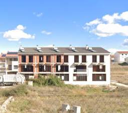 Viviendas adosadas en construcción detenida en C Sants Abdo i Senent