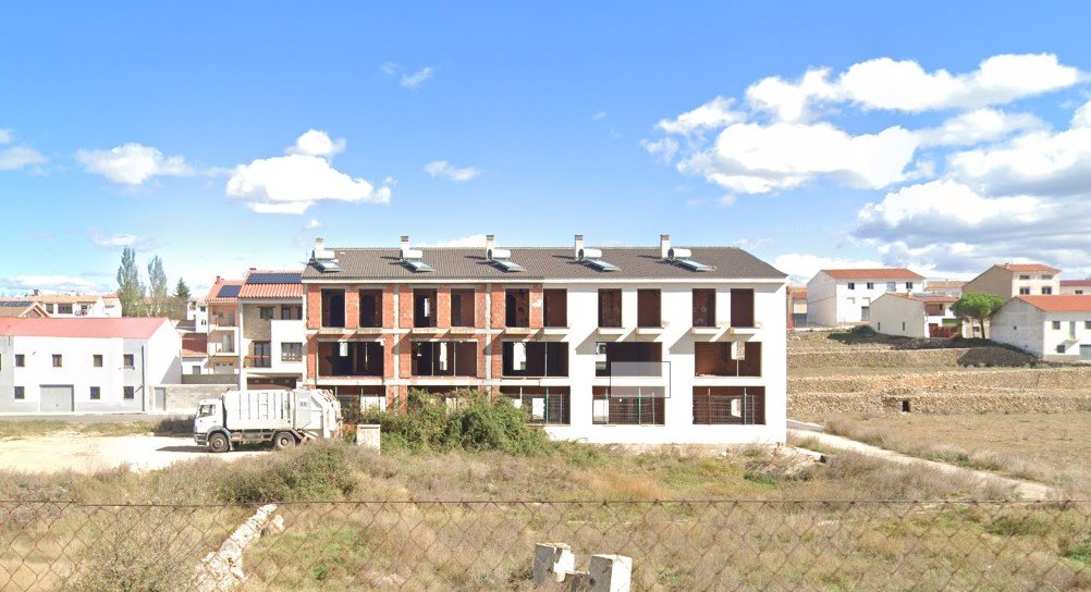 Viviendas adosadas en construcción detenida en C Sants Abdo i Senent