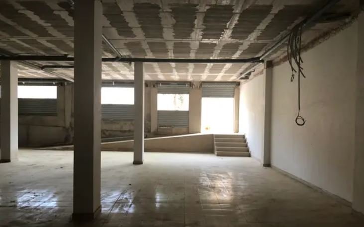 Venta de local comercial en calle paterna Onda por 68862 de 172m en condiciones de restauracin