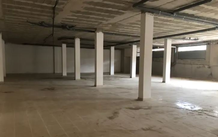 Venta de local comercial en calle paterna Onda por 68862 de 172m en condiciones de restauracin