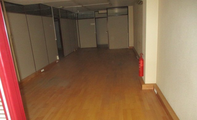 Local comercial a la venta por 90.000 con 124m en perfectas condiciones en cjose ramon batalla en VillarrealVila-real