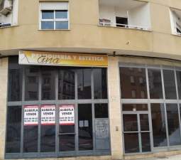 Local comercial a la venta por 70000 de 128m en perfectas condiciones en craval Gandia