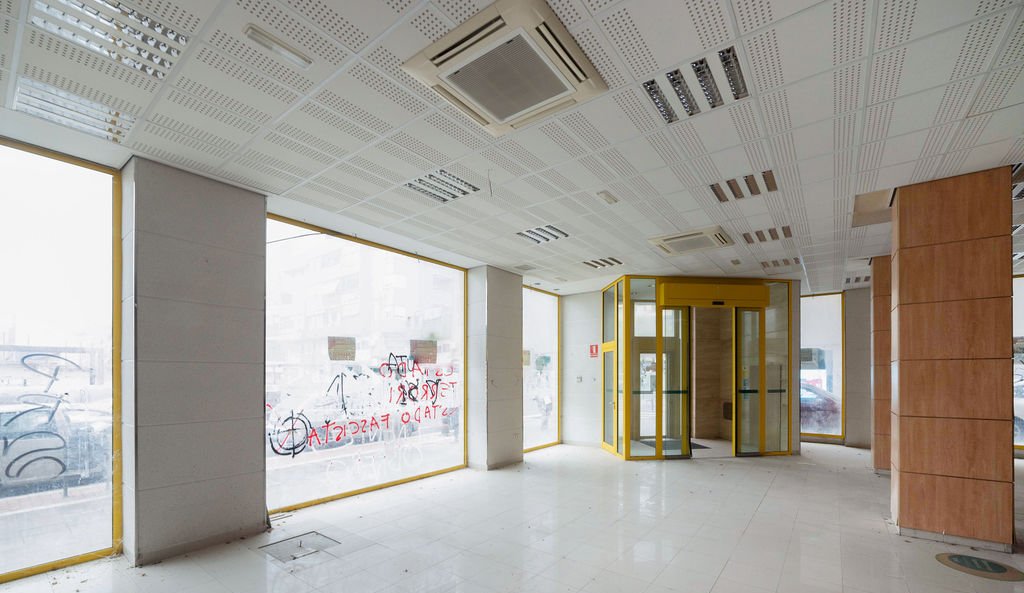 Local en venta en Avenida Carlos Arniches, Bajo, 03600, Elda Alicante