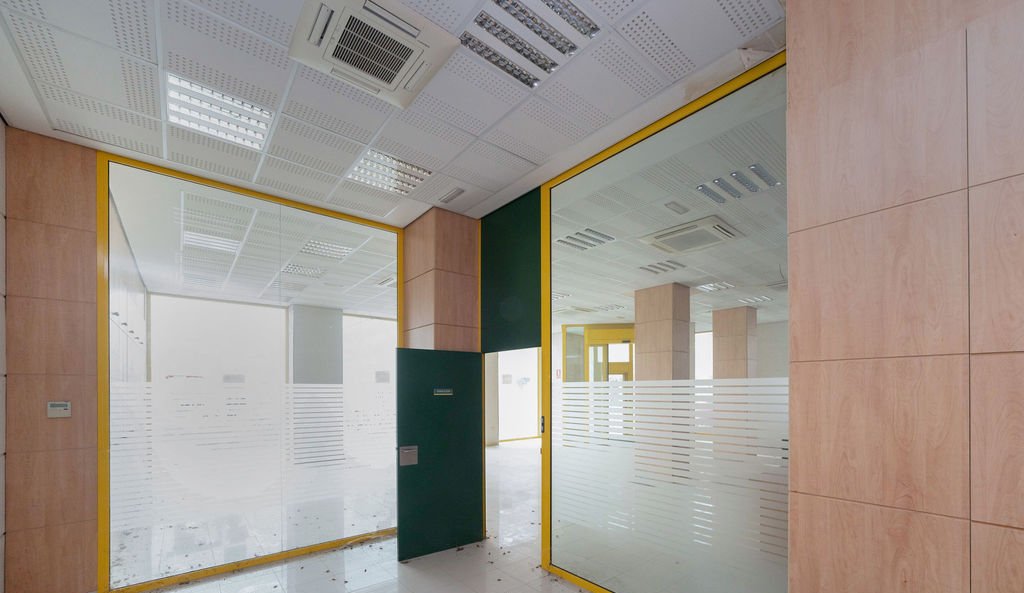 Local en venta en Avenida Carlos Arniches, Bajo, 03600, Elda Alicante