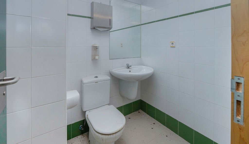 Local en venta en Avenida Carlos Arniches, Bajo, 03600, Elda Alicante