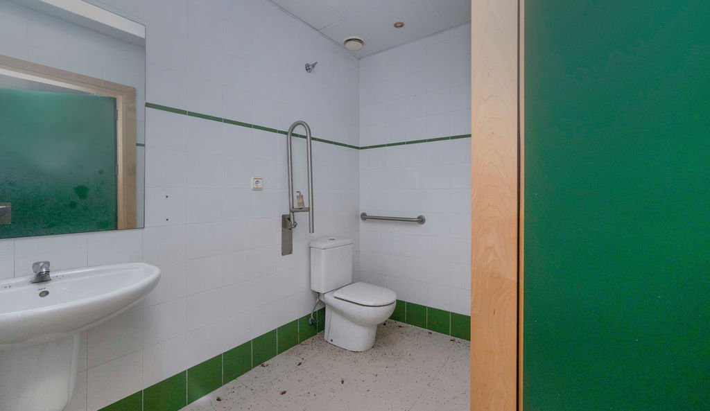 Local en venta en Avenida Carlos Arniches, Bajo, 03600, Elda Alicante