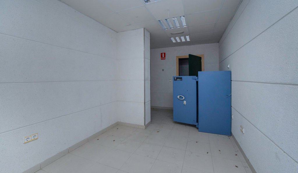 Local en venta en Avenida Carlos Arniches, Bajo, 03600, Elda Alicante