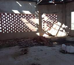 Compra tu local comercial por 22400 con 98m en condiciones de restauracin en calle poligono el muscaret local 7 Relleu