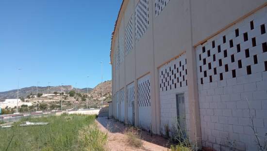 Compra tu local comercial por 22400 con 98m en condiciones de restauracin en calle poligono el muscaret local 7 Relleu