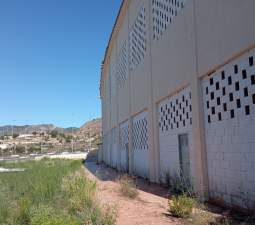 Compra tu local comercial por 22400 con 98m en condiciones de restauracin en calle poligono el muscaret local 7 Relleu