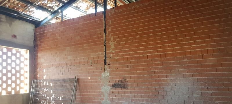 Compra tu local comercial por 22400 con 98m en condiciones de restauracin en calle poligono el muscaret local 7 Relleu