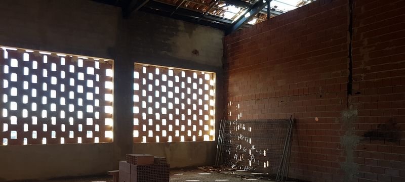 Compra tu local comercial por 22400 con 98m en condiciones de restauracin en calle poligono el muscaret local 7 Relleu