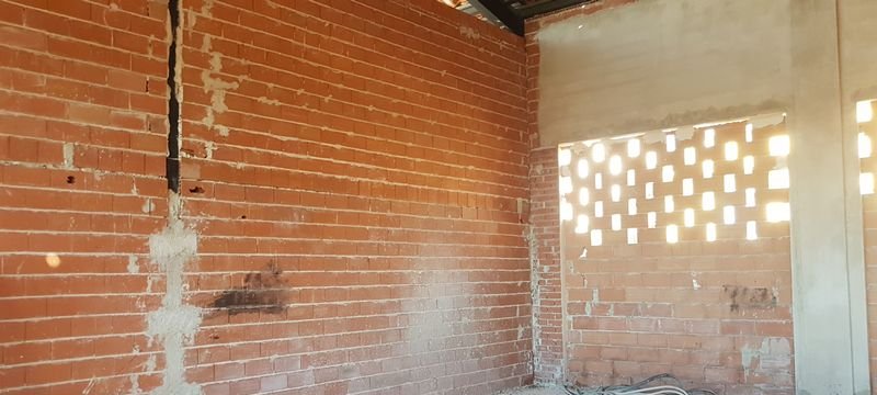 Compra tu local comercial por 22400 con 98m en condiciones de restauracin en calle poligono el muscaret local 7 Relleu