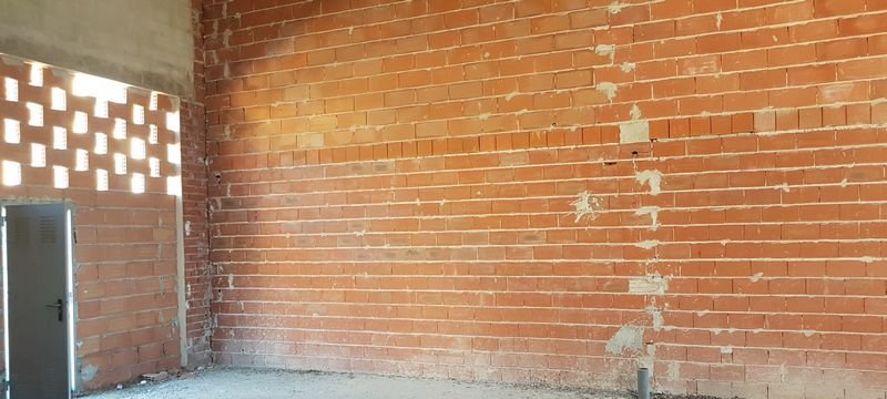 Compra tu local comercial por 22400 con 98m en condiciones de restauracin en calle poligono el muscaret local 7 Relleu