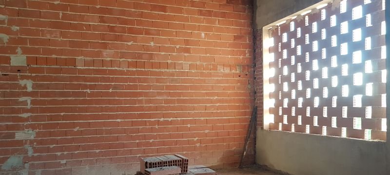 Compra tu local comercial por 22400 con 98m en condiciones de restauracin en calle poligono el muscaret local 7 Relleu