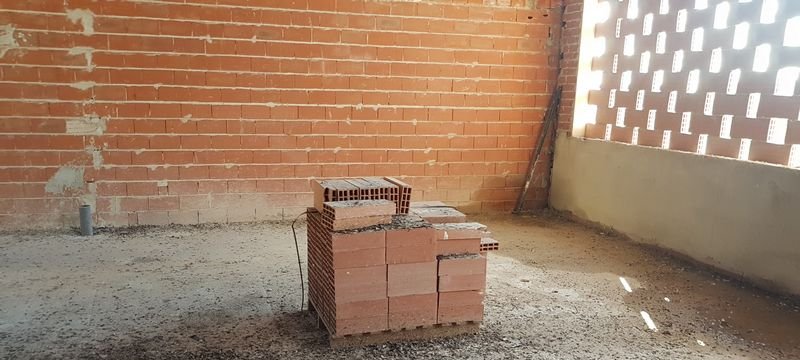 Compra tu local comercial por 22400 con 98m en condiciones de restauracin en calle poligono el muscaret local 7 Relleu