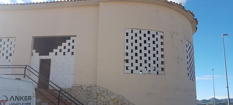Compra tu local comercial por 22400 con 98m en condiciones de restauracin en calle poligono el muscaret local 7 Relleu