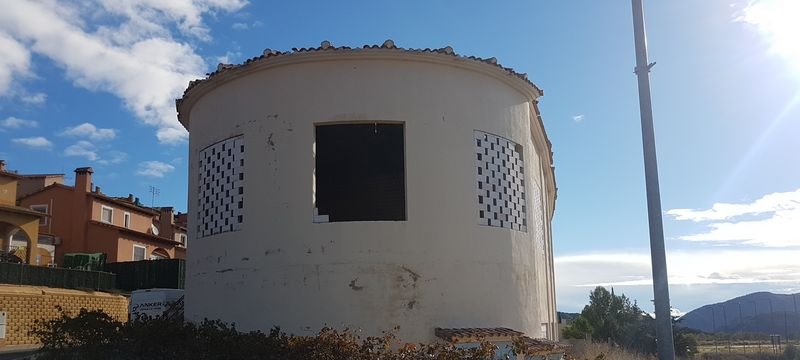 Compra tu local comercial por 22400 con 98m en condiciones de restauracin en calle poligono el muscaret local 7 Relleu