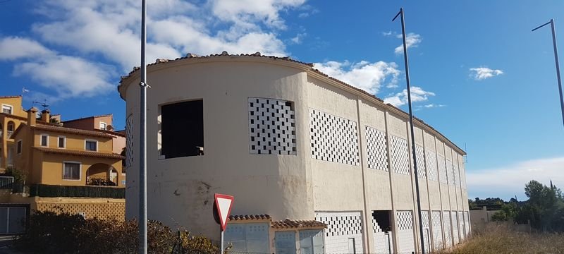 Compra tu local comercial por 22400 con 98m en condiciones de restauracin en calle poligono el muscaret local 7 Relleu