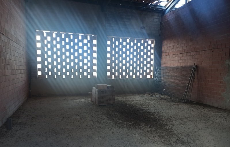 Compra tu local comercial por 22400 con 98m en condiciones de restauracin en calle poligono el muscaret local 7 Relleu