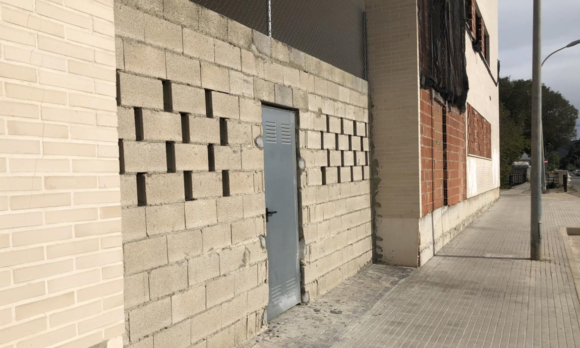 Plaza De Garaje En Venta En Carlos Gomis, Carcaixent